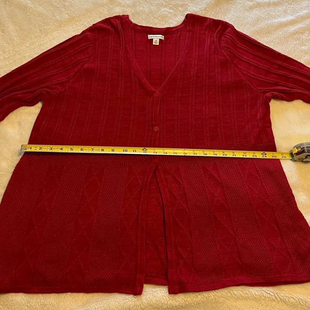 LAST CHANCE. Women’s 3x red sweater/cardigan